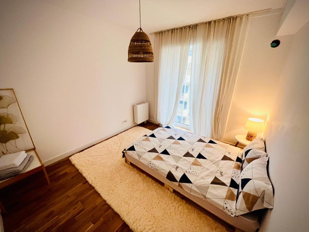 بوخارست Exquisite - Two Bedroom Apartment المظهر الخارجي الصورة