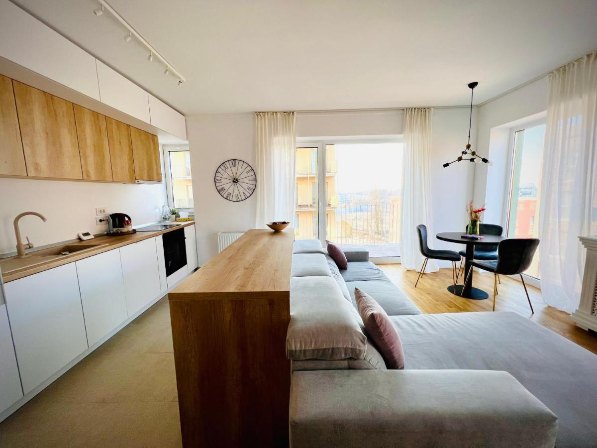 بوخارست Exquisite - Two Bedroom Apartment المظهر الخارجي الصورة
