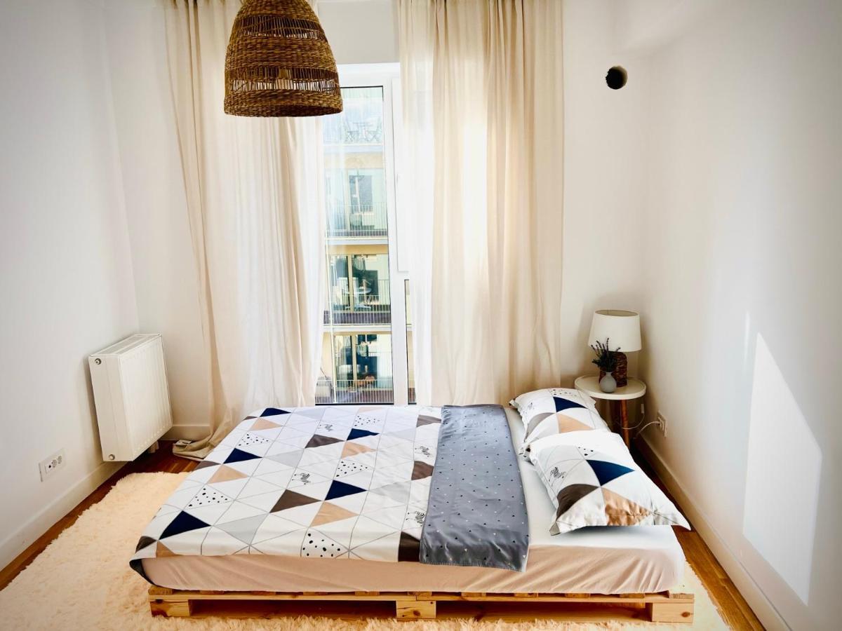 بوخارست Exquisite - Two Bedroom Apartment المظهر الخارجي الصورة